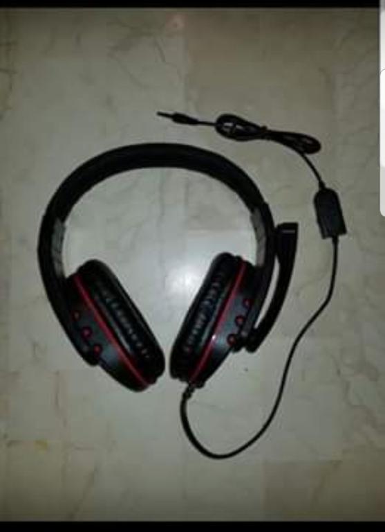 PS4 Combo Package - Gaming Headset + Chatpad Keyboard + Dual Min in Las Vegas - Image 2