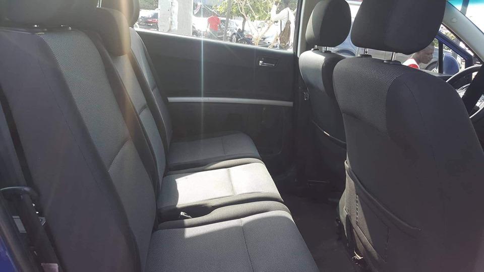 TOYOTA COROLLA VERSO à Abidjan - Photo 5