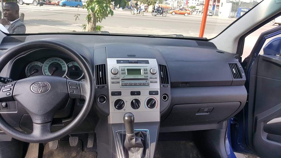 TOYOTA COROLLA VERSO à Abidjan - Photo 7