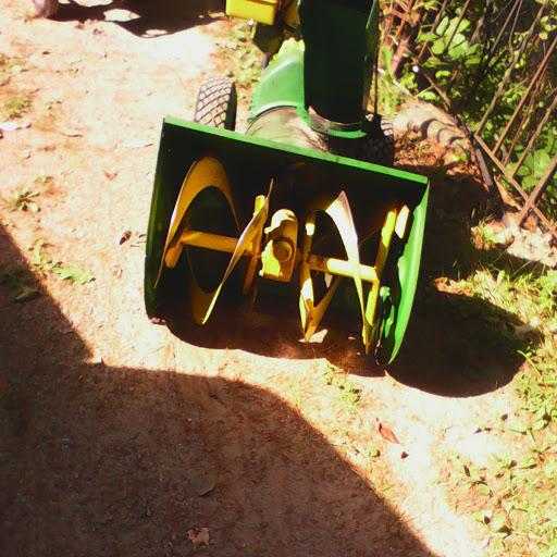 snowblower in Manchester - Image 2
