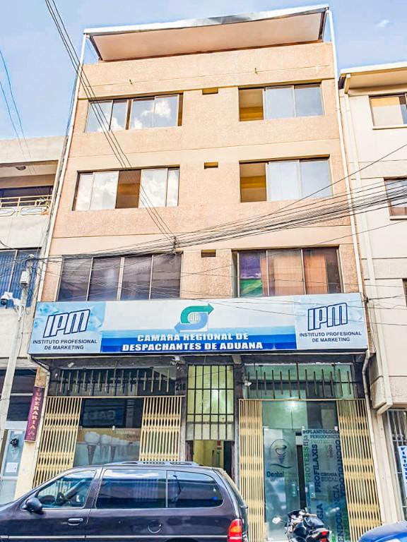 centrico edificio en alquiler en Colcapirhua - Imagen 1