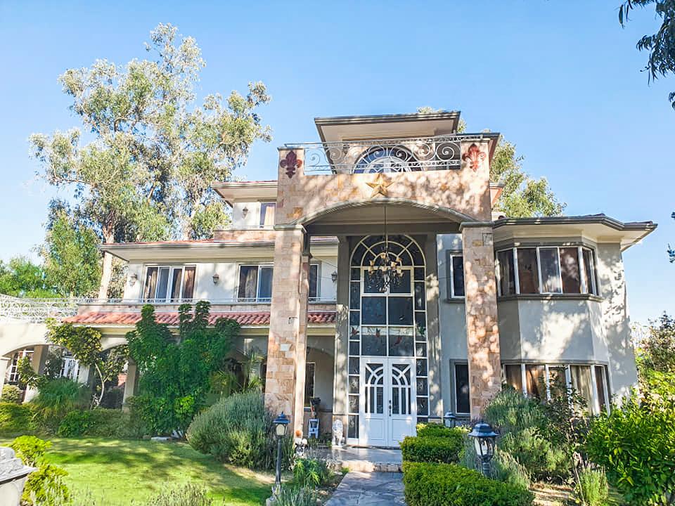 HERMOSA CASA AMOBLADA CON PISCINA EN VENTA en Vinto - Imagen 10