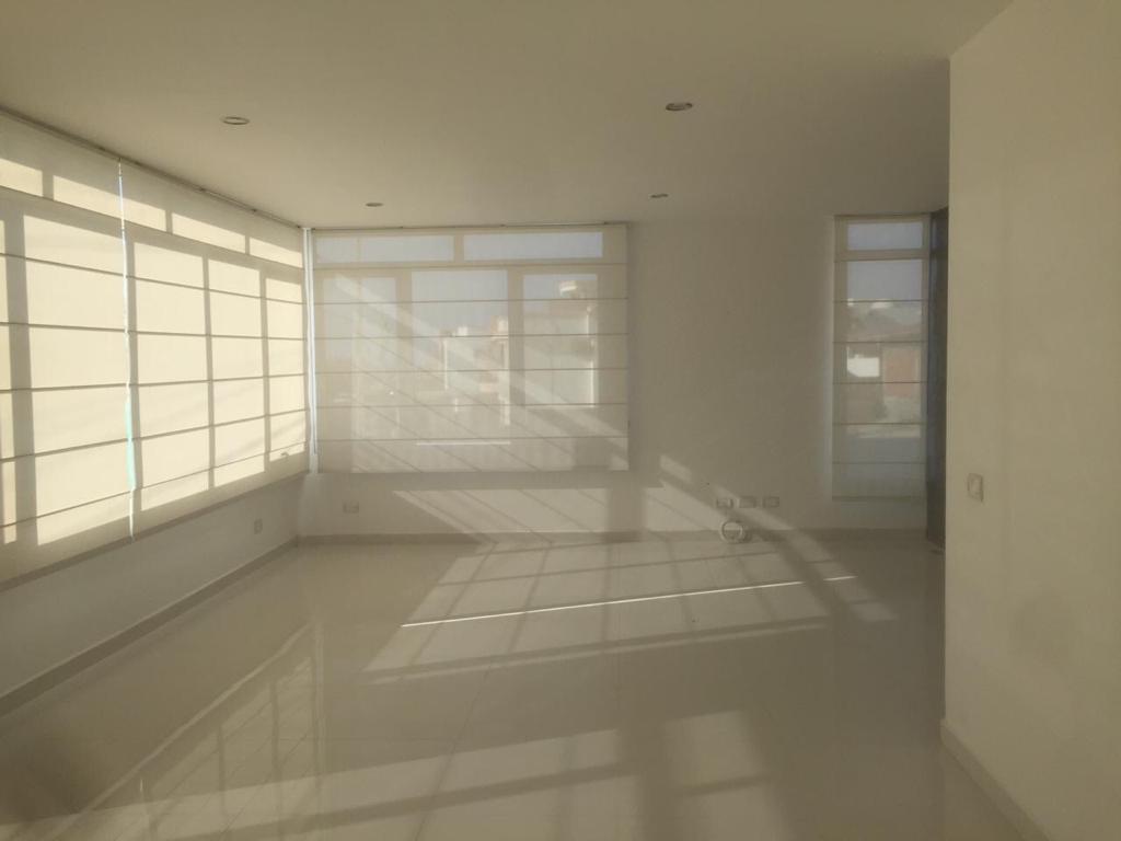 INMOBILIARIA ALARCÓN RENTA MAGNÍFICO DEPARTAMENTO DUPLEX en Manta - Imagen 1