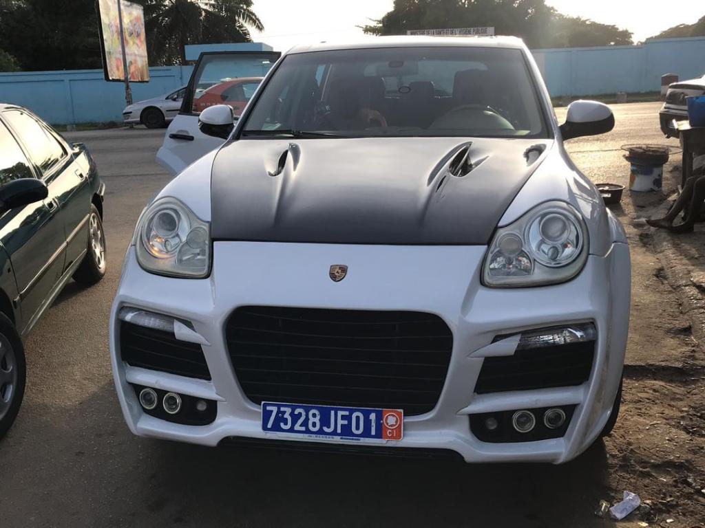 Porsche Cayenne v8 importé à Abidjan - Photo 1