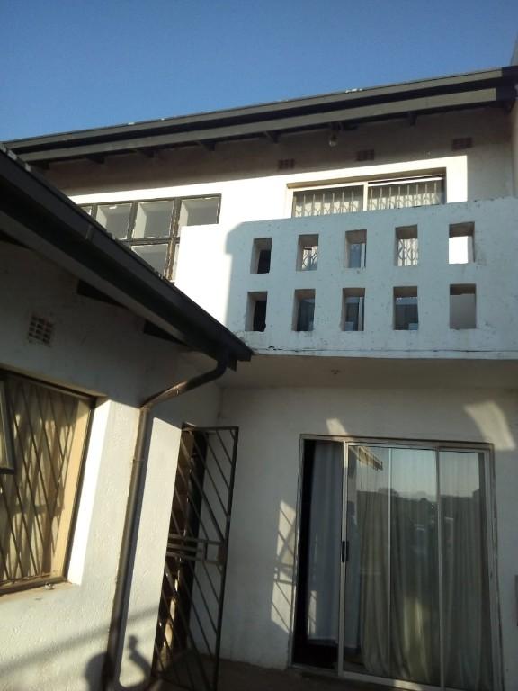 BIG & STUNNING ROOM TO RENT IN PROTEA NORTH, SOWETO in Katlehong - Image 6