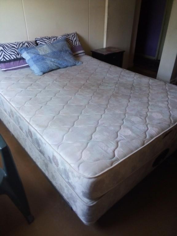 Cama Box Spring ROSEN Adagio, muy buen estado, 2 1/2 plazas en La Florida - Imagen 5