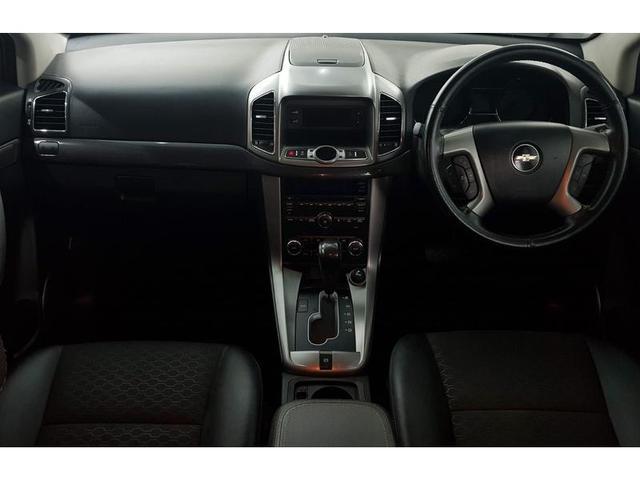 2012 CAPTIVA 2.4 lt automatic in Tembisa - Image 2