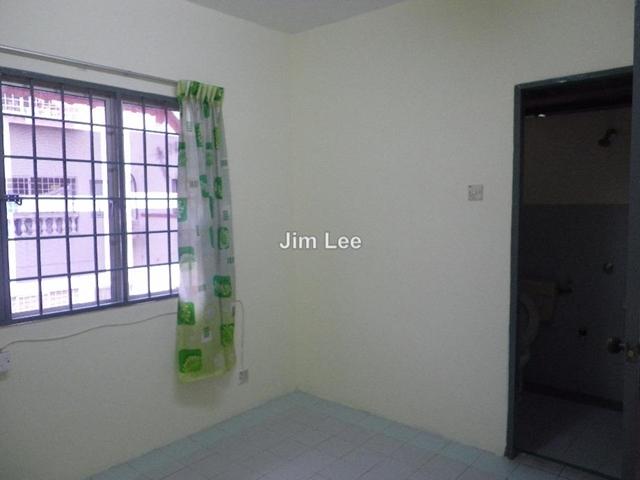 Puchong Taman Puncak Kinrara Apartment For Sale in Ladang Seri Kundang - Image 2