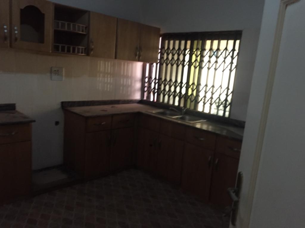 Two bedrooms Apartment in Ejura - Image 6