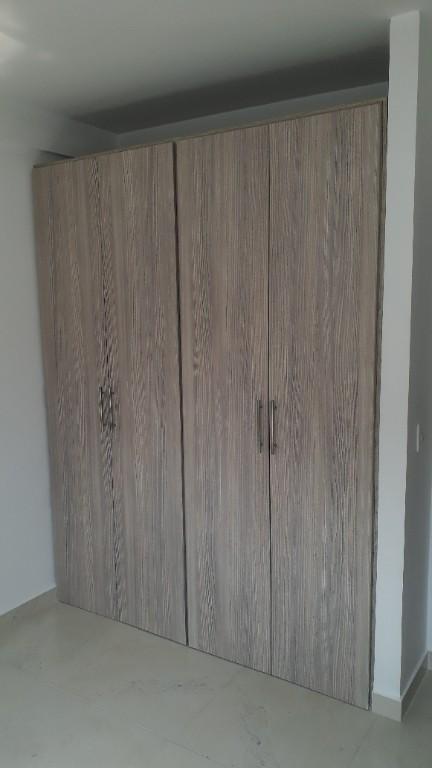 SE ARRIENDA HABITACIÓN CABALLERO PROFESIONAL en Girón - Imagen 4