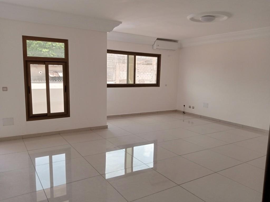 A LOUER APPARTEMENT 4 PIÈCES À COCODY RIVIERA 3 en Côte d’Ivoire - Photo 1