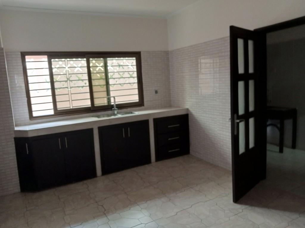 A LOUER APPARTEMENT 4 PIÈCES À COCODY RIVIERA 3 en Côte d’Ivoire - Photo 2