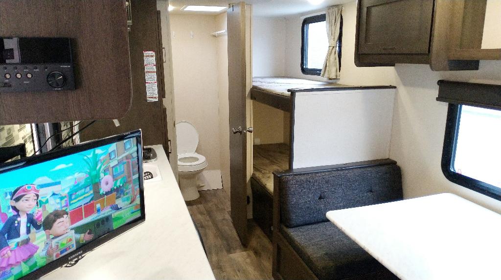 Camper Rental in Markham - Image 5