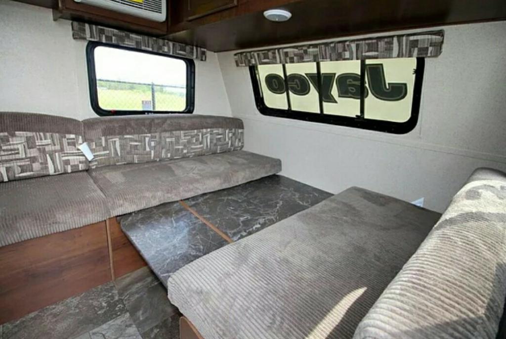 Camper Rental in Markham - Image 6