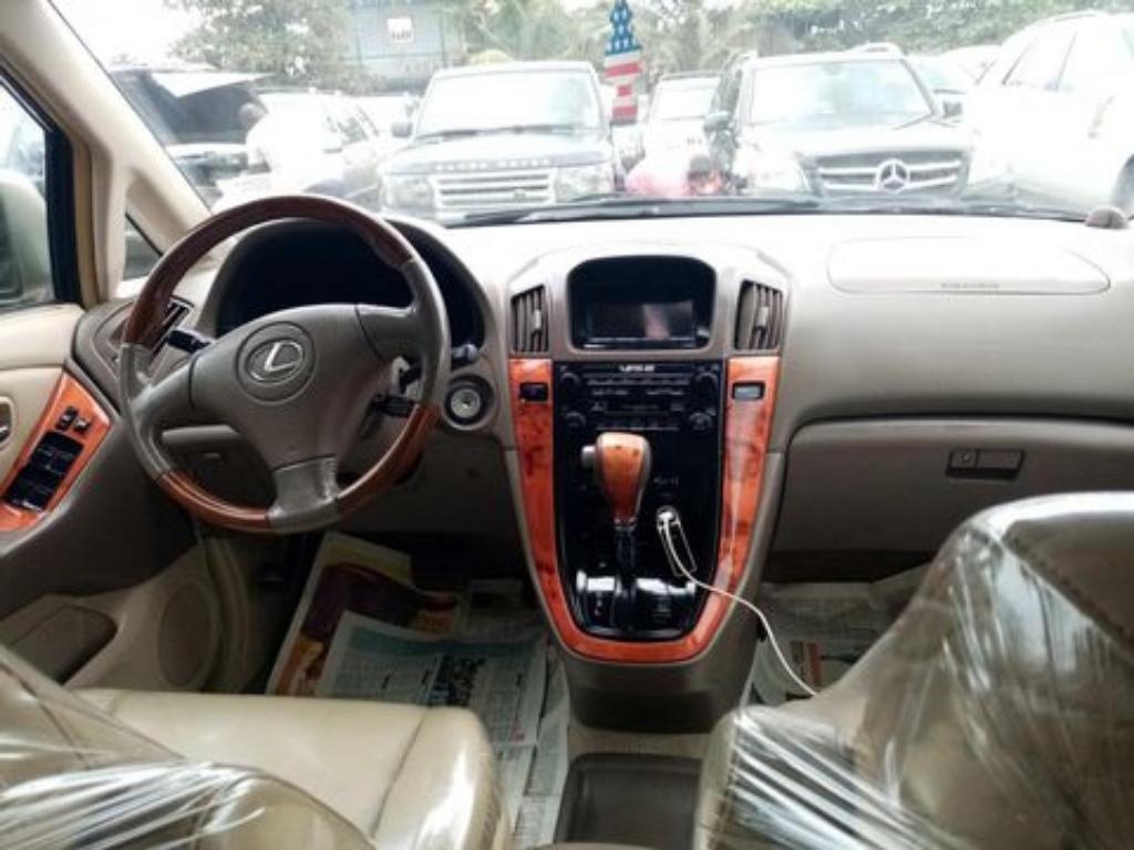 Used Lexus RX 300 2003 Model Gold for Sale in Enugu - Image 3