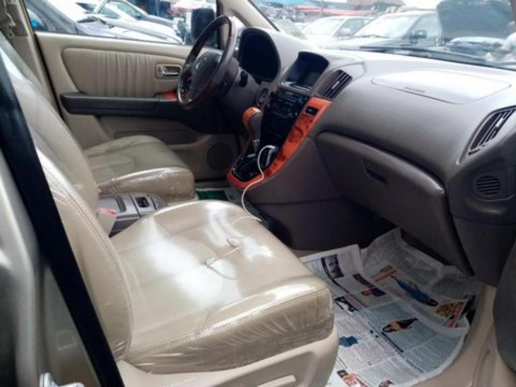 Used Lexus RX 300 2003 Model Gold for Sale in Enugu - Image 4