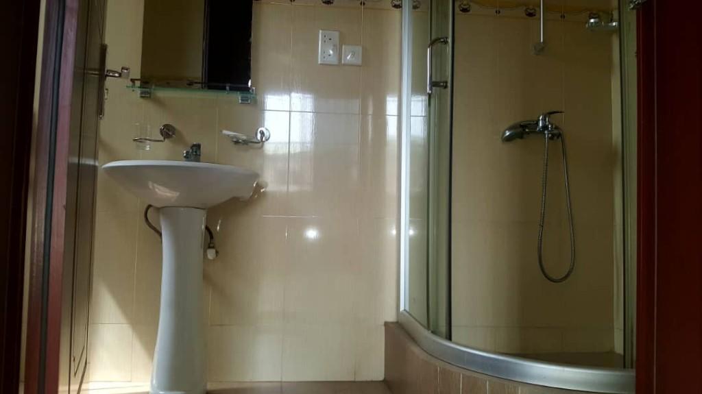2 BEDROOM AT EAST LEGON FOR RENT in Kumasi - Image 5