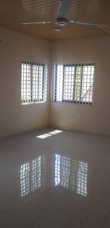 2 BDR, ADGIRIGANOR FOR RENT in Kumasi - Image 3