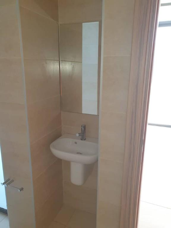 2 BEDROOM APARTMENT FOR RENT , EAST CANTONMENTS in Accra - Image 2