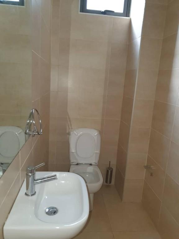 2 BEDROOM APARTMENT FOR RENT , EAST CANTONMENTS in Accra - Image 6