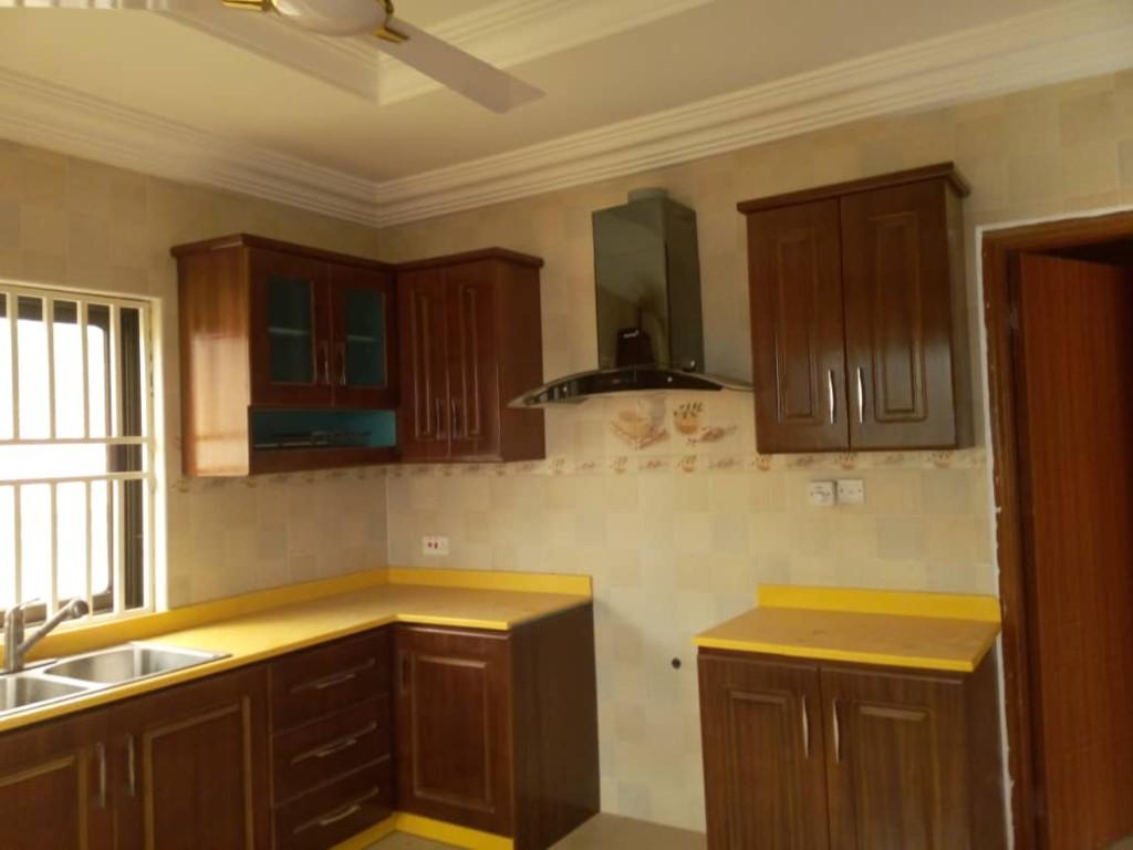 3 BEDROOM APARTMENT BULDING FOR SALE AT POKUASE KATAPOR in Ghana - Image 8