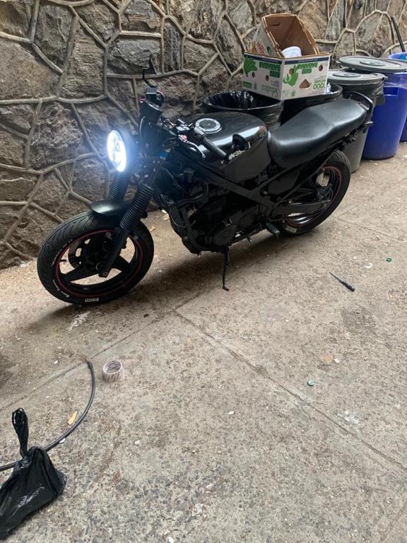 Motocicleta in Queens - Image 3