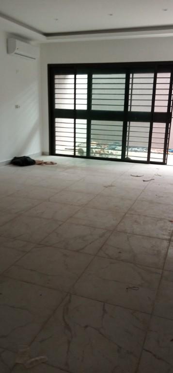 VILLA DUPLEX 5 PIECES NEUF COCODY RIVIERA ATTOBAN en Côte d’Ivoire - Photo 4