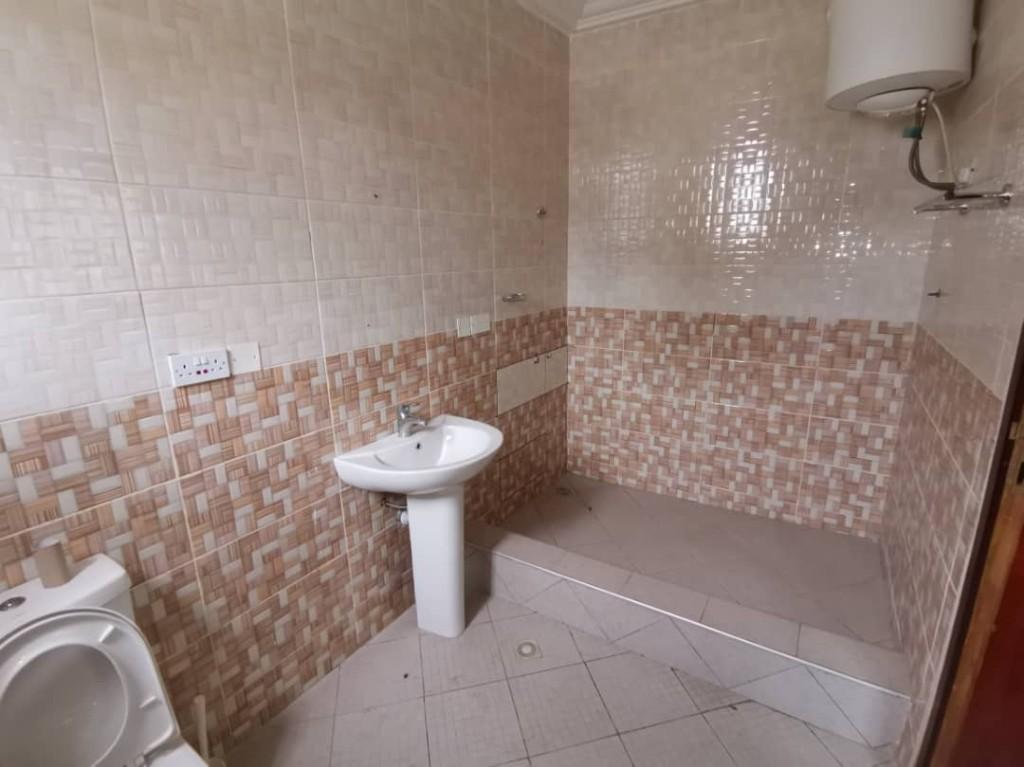 EXECUTIVE 5 BEDROOM OFFICE SPACE FOR RENT AT RIDGE in Accra - Image 1