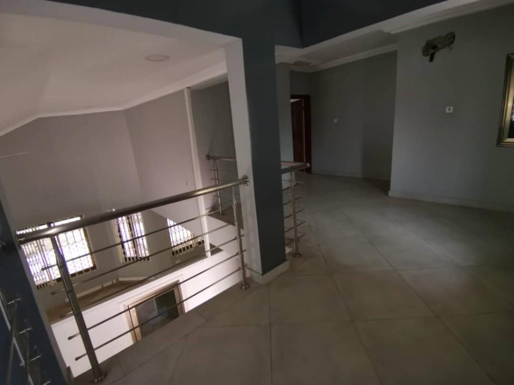 EXECUTIVE 5 BEDROOM OFFICE SPACE FOR RENT AT RIDGE in Accra - Image 4