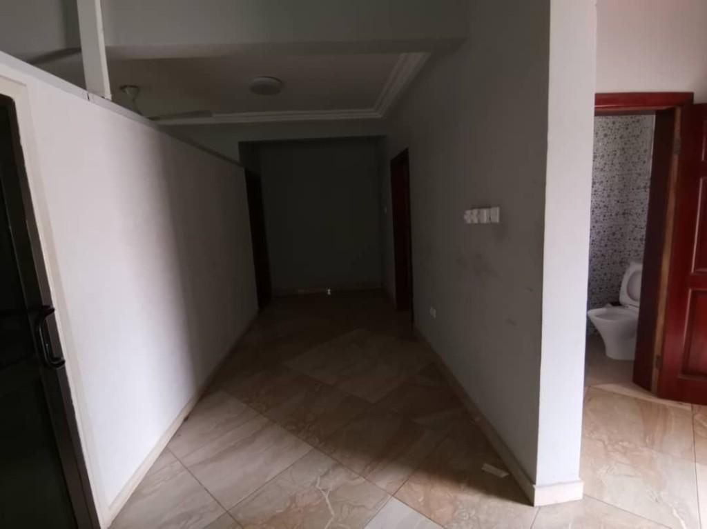 EXECUTIVE 5 BEDROOM OFFICE SPACE FOR RENT AT RIDGE in Accra - Image 12