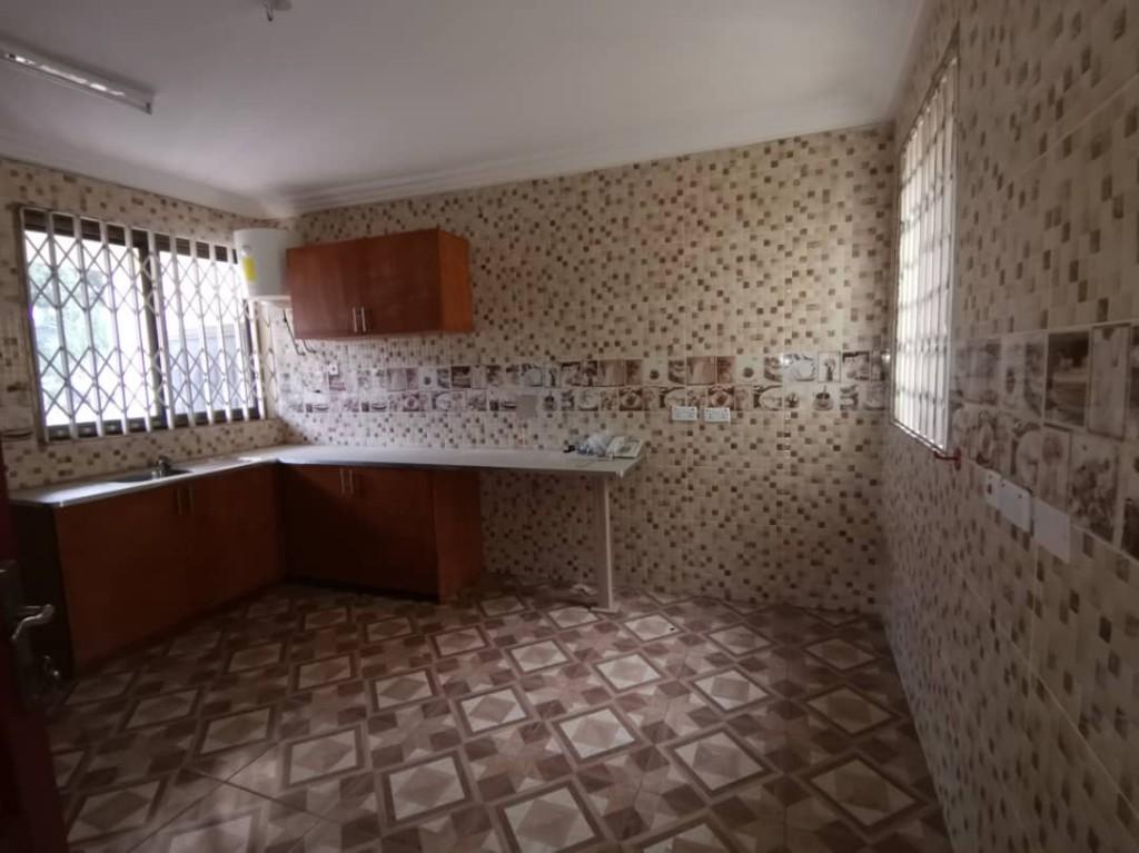 EXECUTIVE 5 BEDROOM OFFICE SPACE FOR RENT AT RIDGE in Accra - Image 16