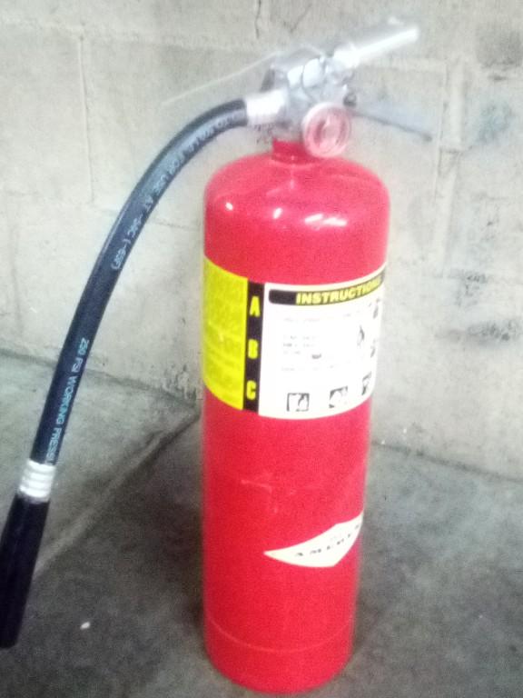 Fire exstringishers in Fresno - Image 1