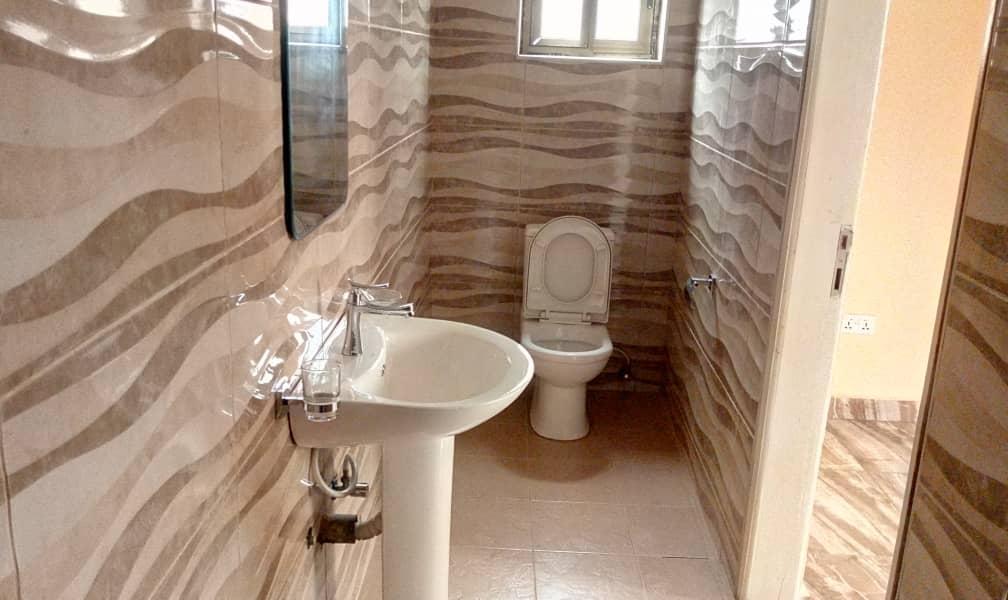 EXECUTIVE 2 BEDROOM APARTMENT FOR RENT AT EAST LEGON in Lashibi - Image 2