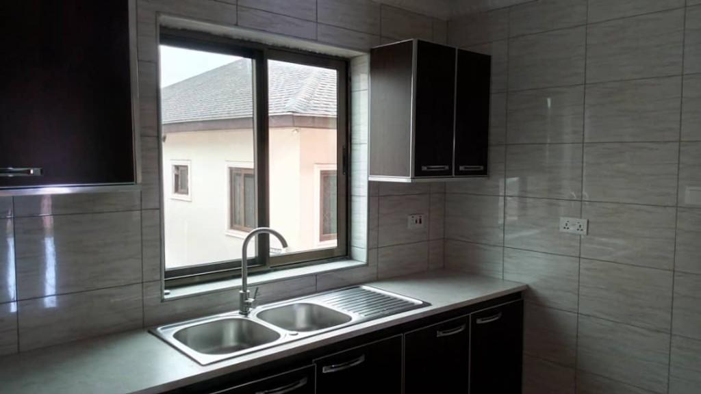 EXECUTIVE 2 BEDROOM APARTMENT FOR RENT AT EAST LEGON in Lashibi - Image 8