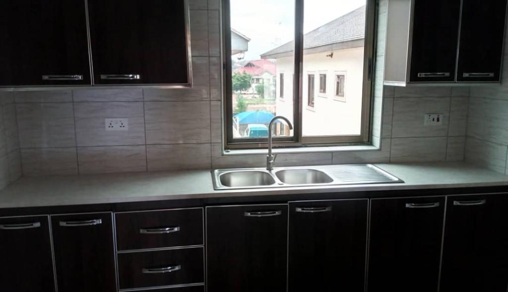 EXECUTIVE 2 BEDROOM APARTMENT FOR RENT AT EAST LEGON in Lashibi - Image 9