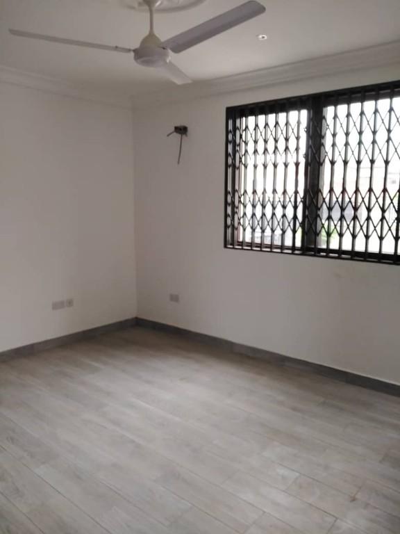 EXECUTIVE 3 BEDROOM APARTMENT FOR RENT AT SPINTEX in Lashibi - Image 8