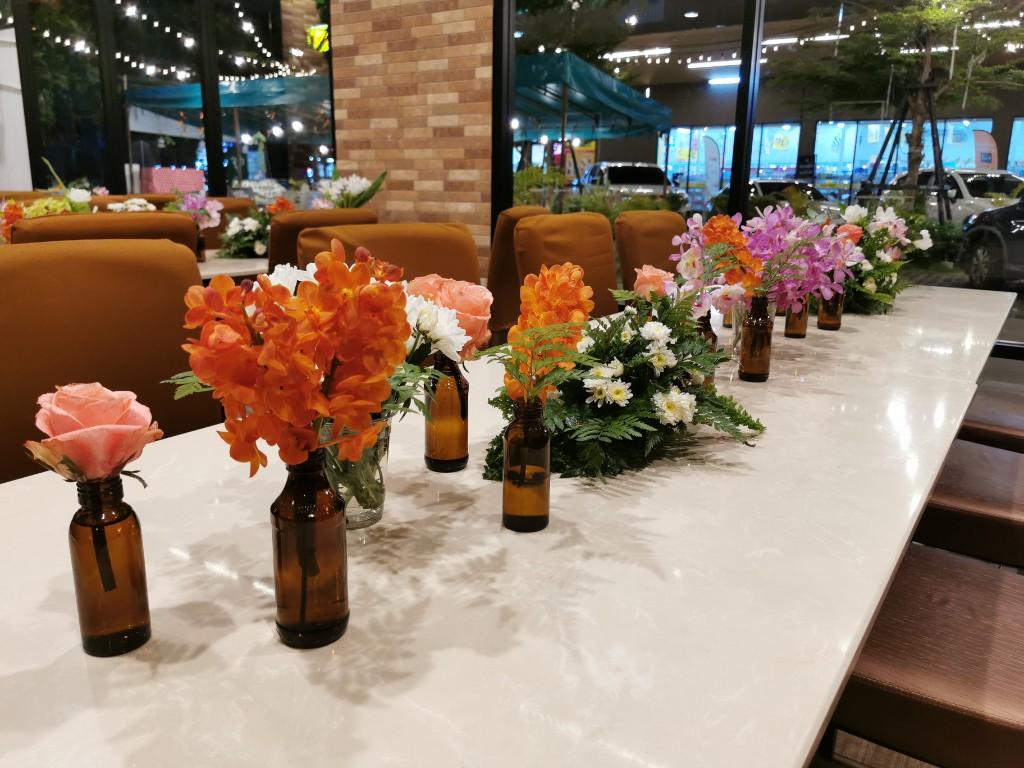 Set up dinner table in Nonthaburi - Image 2