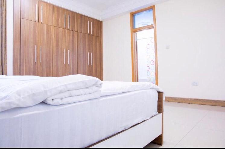 EXECUTIVE 3 BEDROOM FURNISHED APARTMENT FOR RENT AT AIRPORT WEST in Gbawe - Image 2