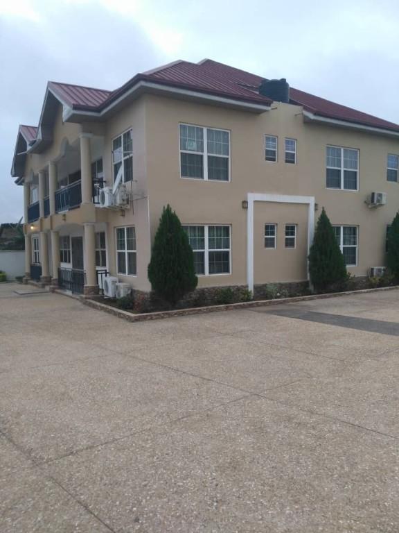 EXECUTIVE 2 BEDROOM FURNISHED APARTMENT FOR RENT AT POKUASE in Accra - Image 1
