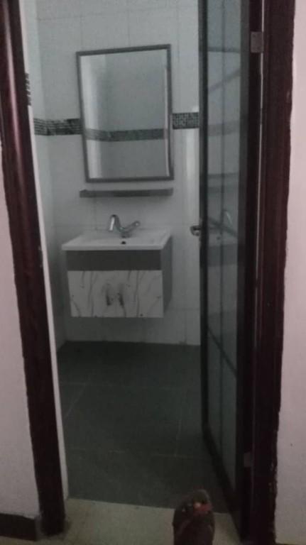 EXECUTIVE 2 BEDROOM FURNISHED APARTMENT FOR RENT AT POKUASE in Accra - Image 6