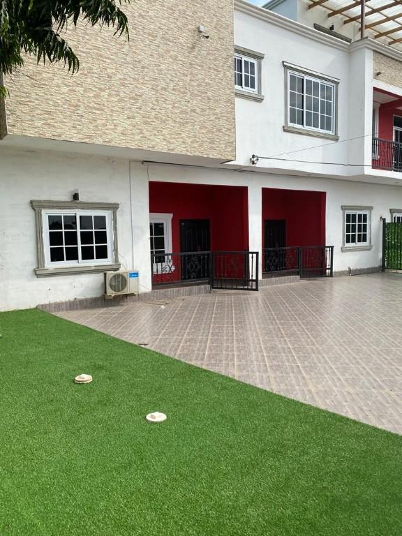 EXECUTIVE 3 BEDROOM APARTMENT FOR RENT TSE ADDO in Accra - Image 1