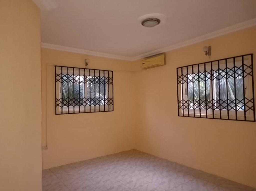 EXECUTIVE 4 BEDROOM HOUSE FOR RENT AT SPINTEX in Madina - Image 3