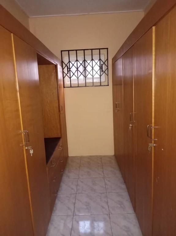 EXECUTIVE 4 BEDROOM HOUSE FOR RENT AT SPINTEX in Madina - Image 4