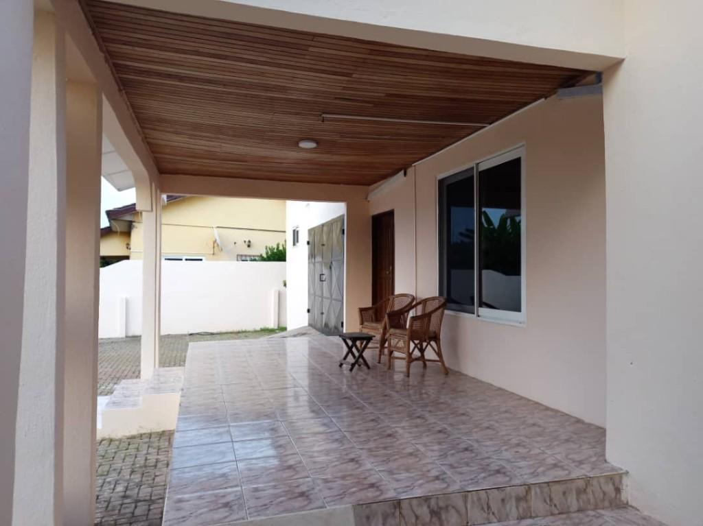 EXECUTIVE 4 BEDROOM HOUSE FOR RENT AT SPINTEX in Madina - Image 11