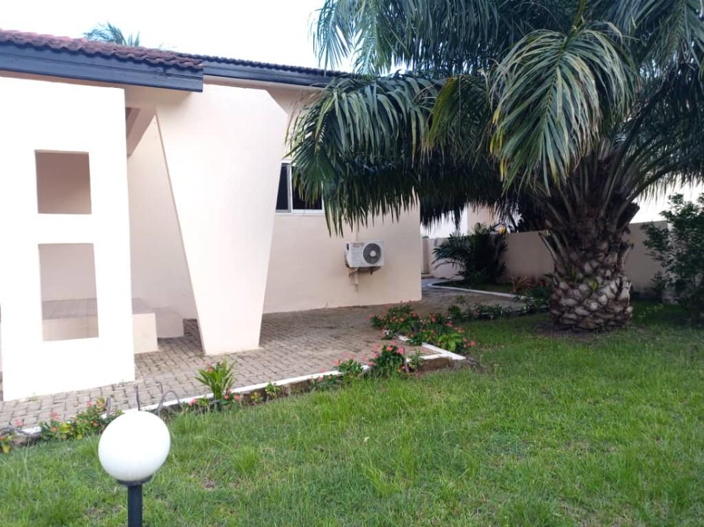 EXECUTIVE 4 BEDROOM HOUSE FOR RENT AT SPINTEX in Madina - Image 13