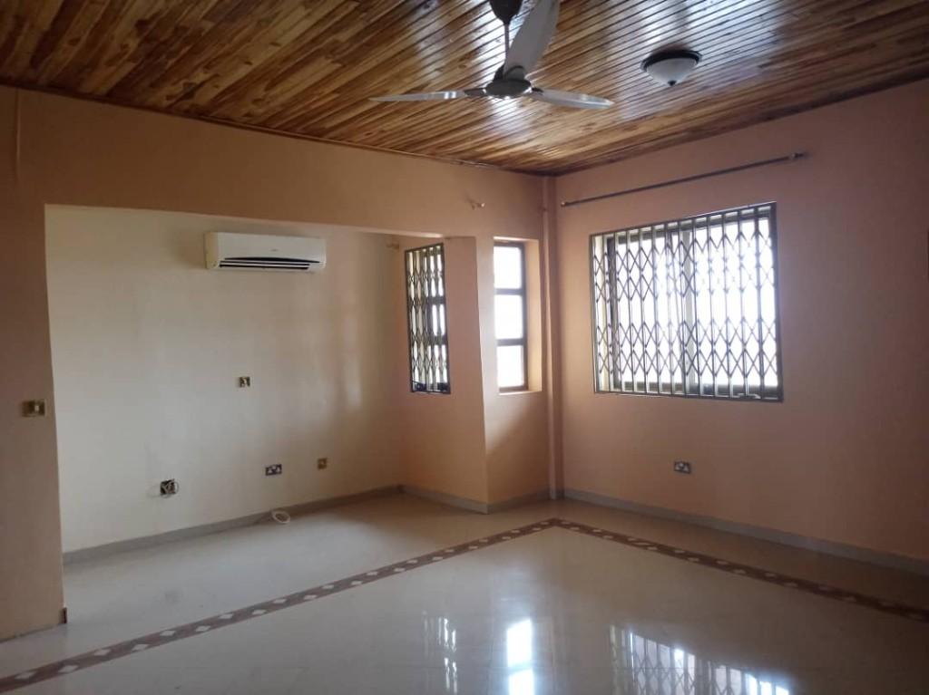 EXECUTIVE 2 BEDROOM APARTMENT FOR RENT AT EAST AIRPORT in Madina - Image 8