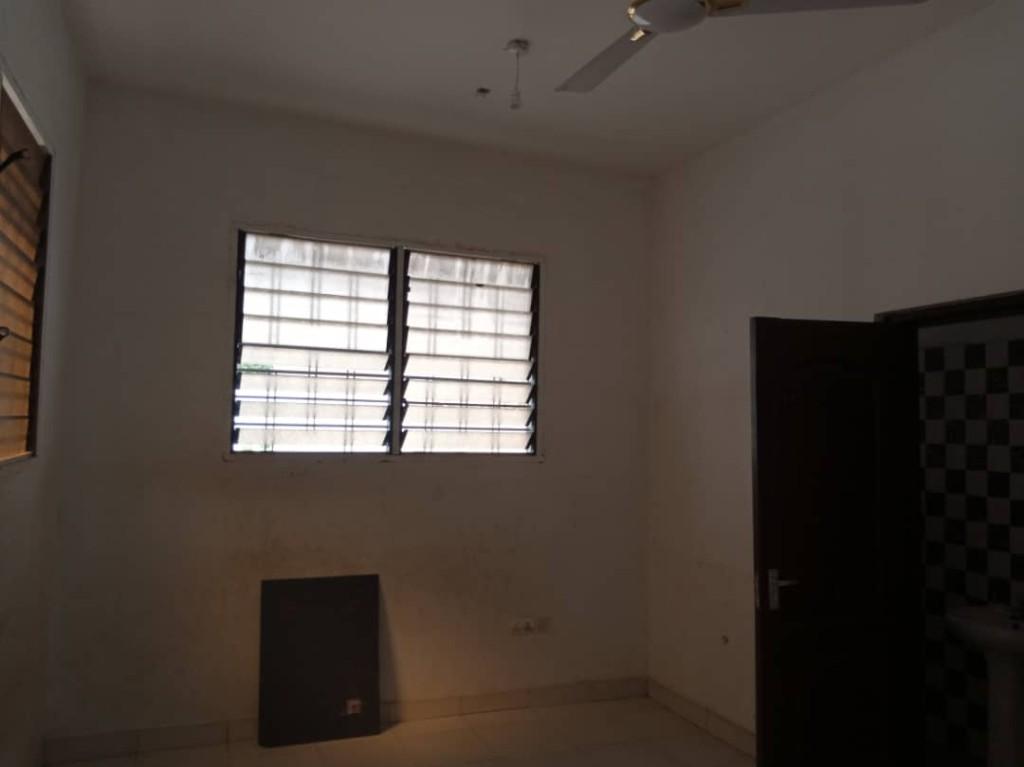 EXECUTIVE 2 BEDROOM APARTMENT FOR RENT AT DOME in Lashibi - Image 2