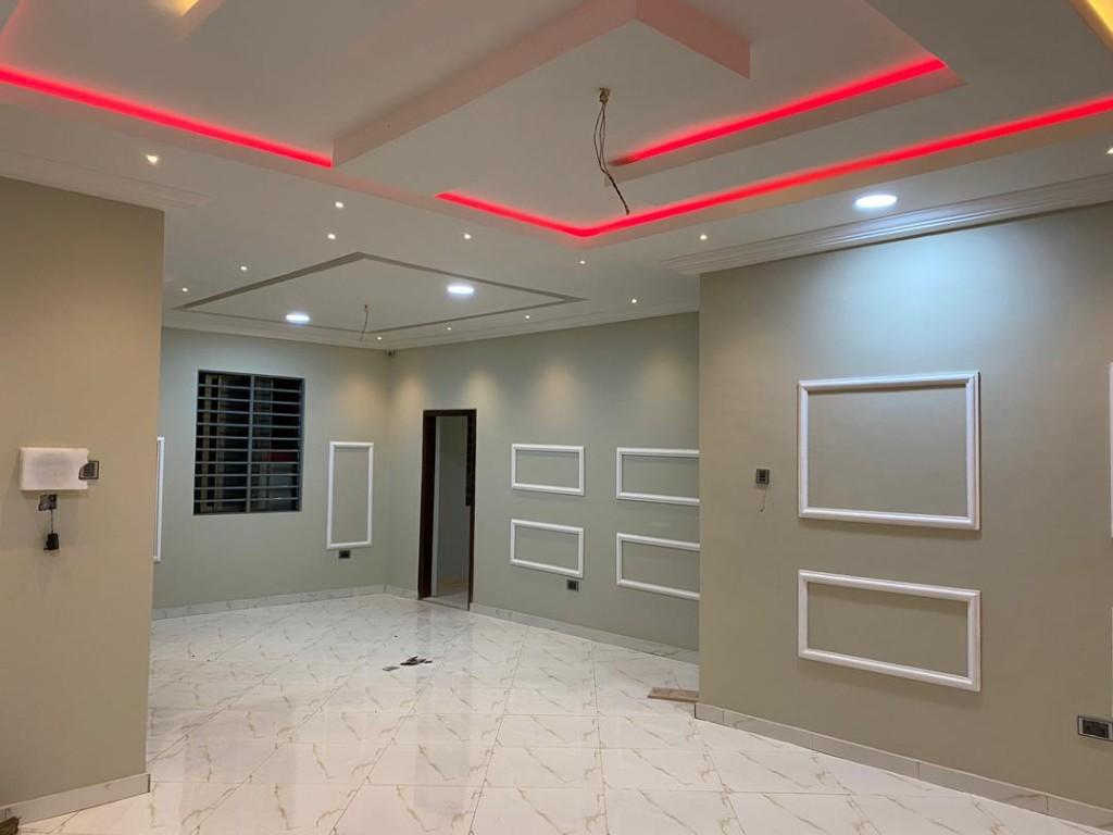 EXECUTIVE 4 BEDROOM HOUSE FOR RENT AT LAKESIDE in Madina - Image 2