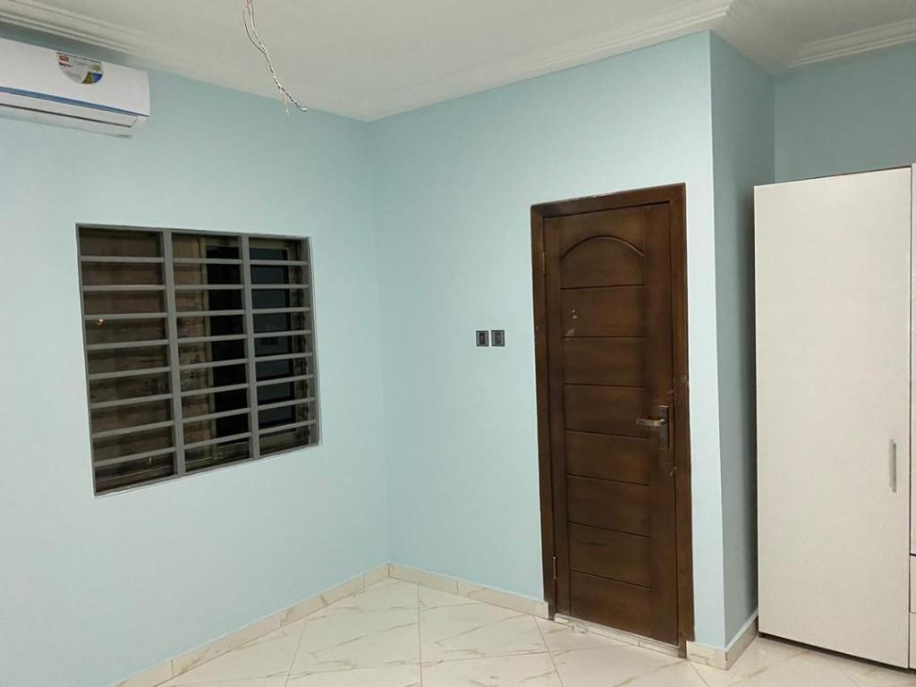 EXECUTIVE 4 BEDROOM HOUSE FOR RENT AT LAKESIDE in Madina - Image 5