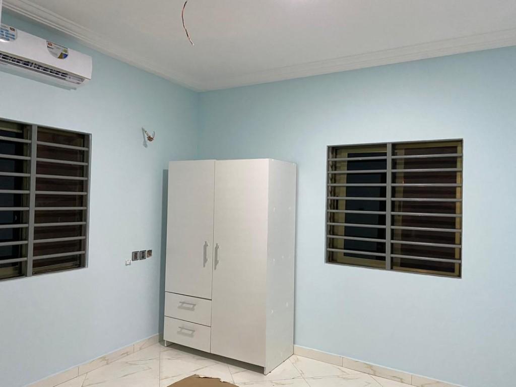 EXECUTIVE 4 BEDROOM HOUSE FOR RENT AT LAKESIDE in Madina - Image 6